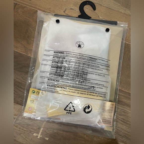 Supergirl Kids Costume / size S (4-6) | never worn - Picture 2 of 2